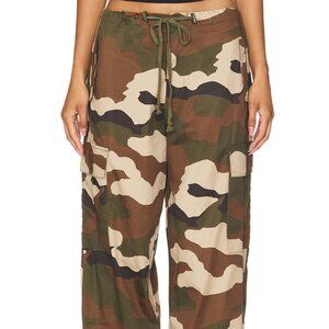 NWT - Good American Parachute Cargo Pants - Fatigue Green Camo - Size Small